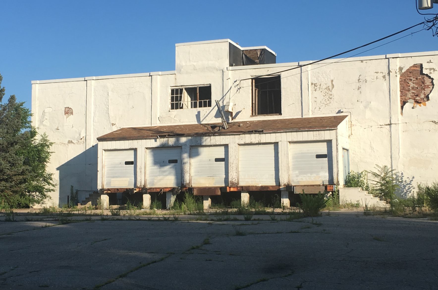 071018jr-vacant-fire-1